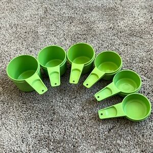 Vintage Tupperware nesting measuring cups Set of 6 Light Green